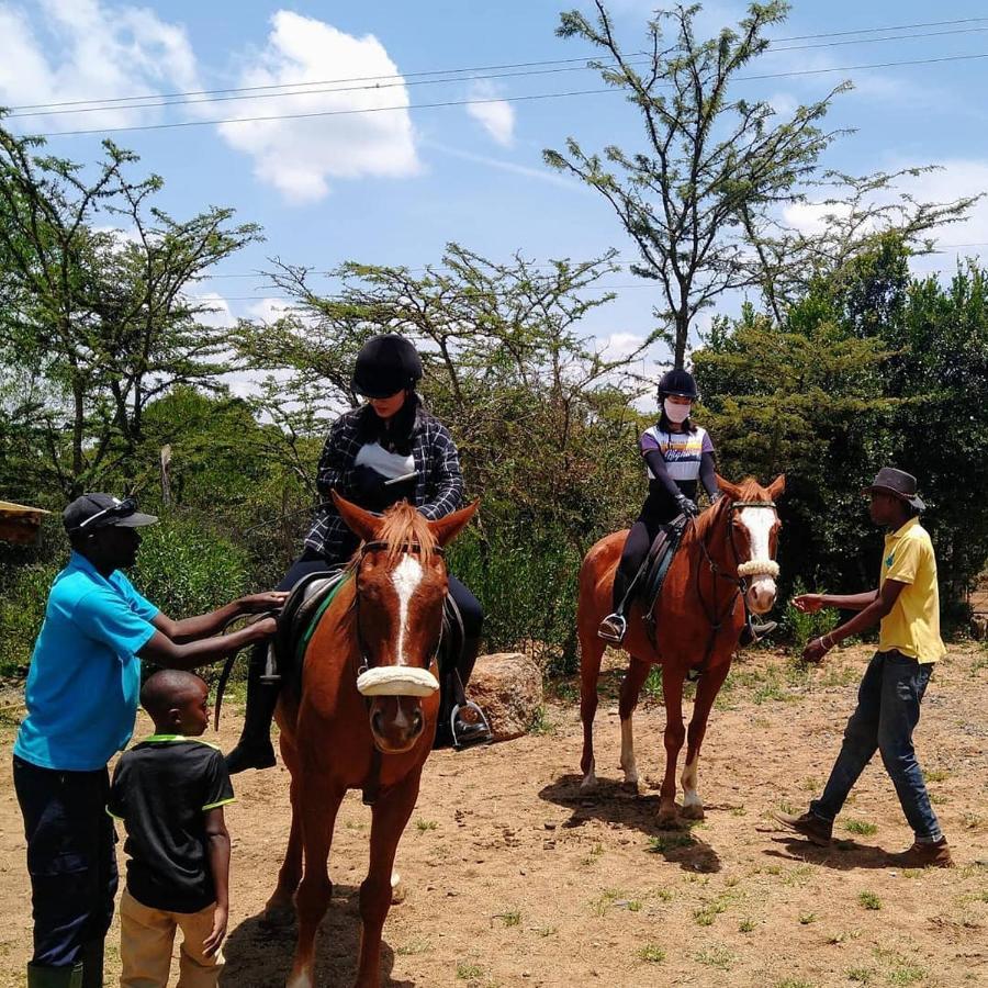 Mount Kenya Farm Stay แนนยูกี ภายนอก รูปภาพ